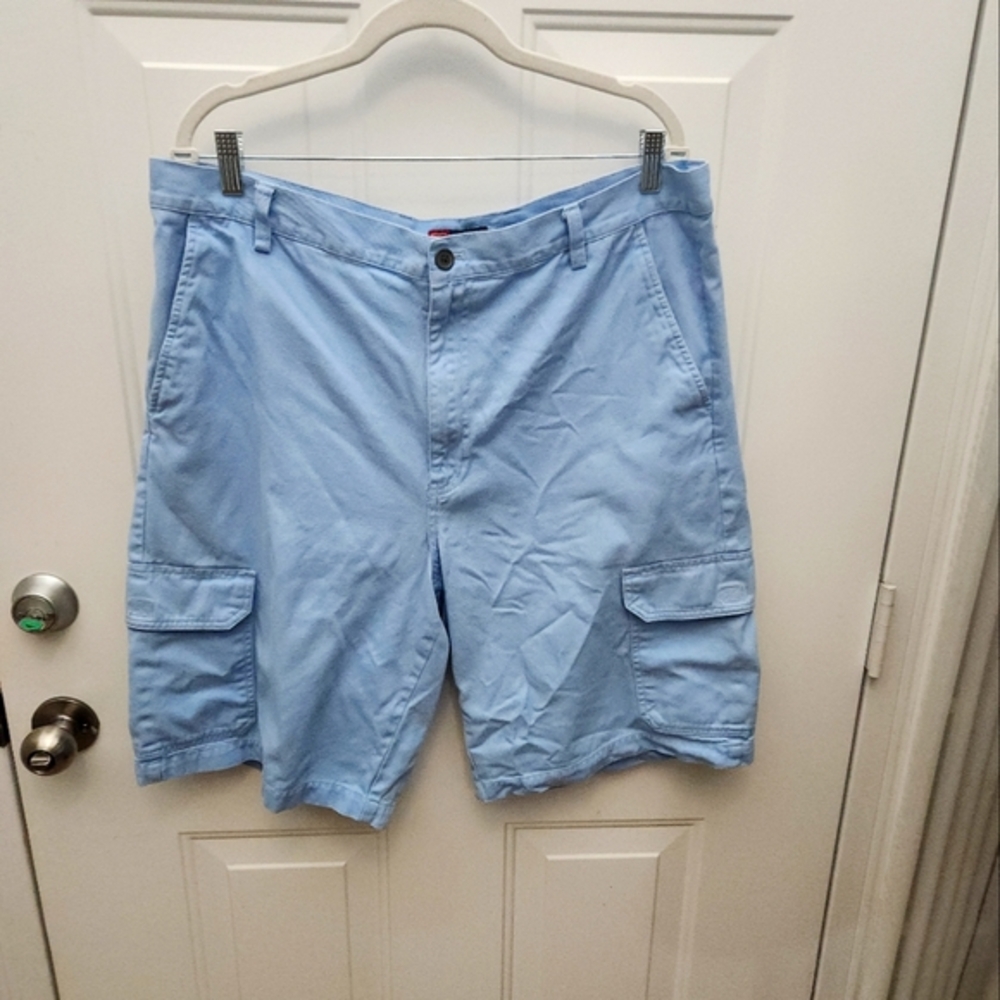 CHAPS Men's Blue Cargo Shorts Size 38